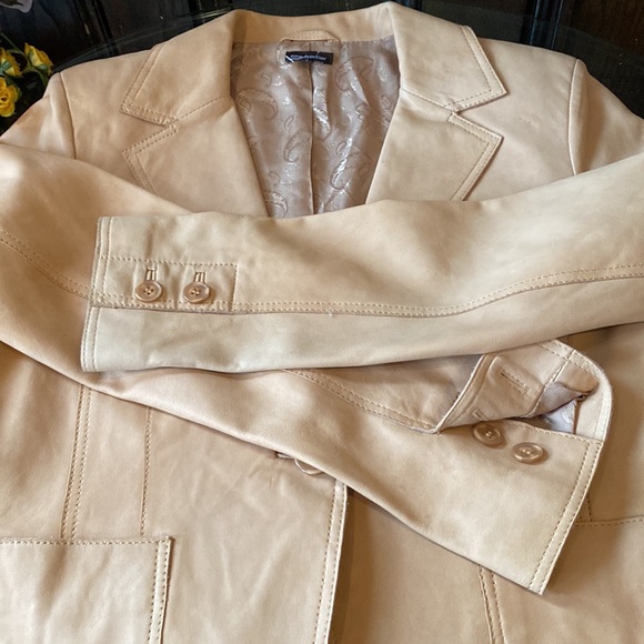 New Frontier super soft 100% genuine Leather in a soft chamois color. Size 8 - Picture 5 of 8